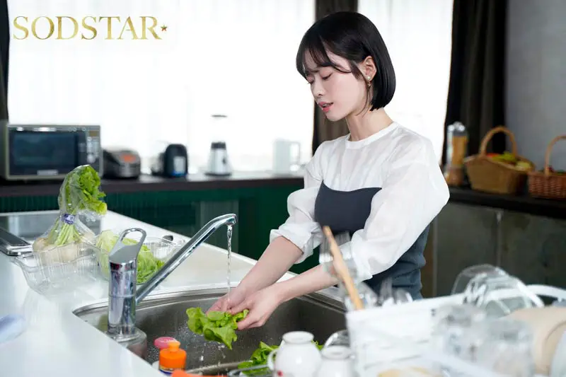 MINAMO｜遠征中NTR サッカー選手の美人嫁がチー牛義兄にこっそり種付けされていたワンシーズン MINAMO｜SODSTAR｜1start00406