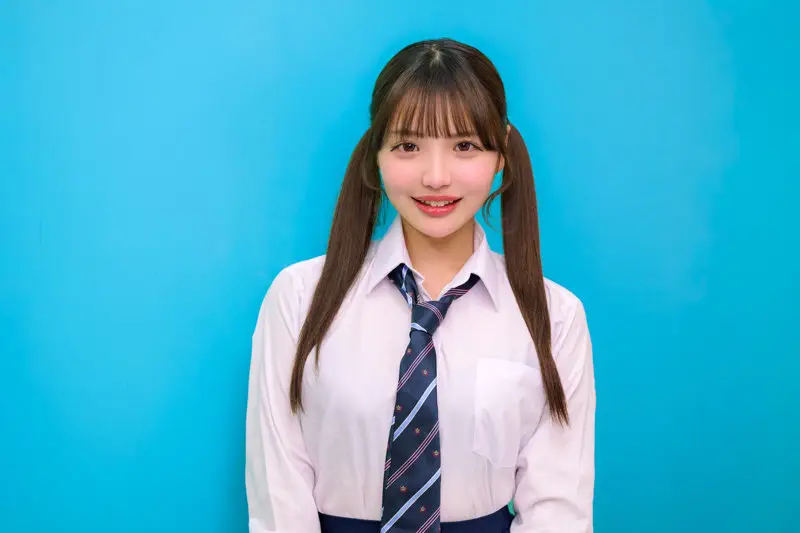 佐藤愛瑠｜める｜電影シロウト-バズ-｜debz020